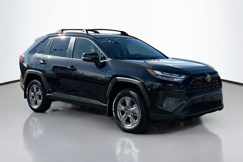 2025 Toyota RAV4 Hybrid LE photo 1