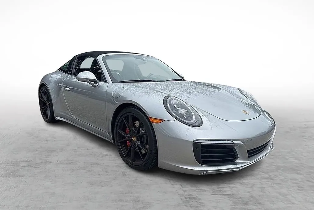 2019 Porsche 911 Targa 4 GTS photo 1