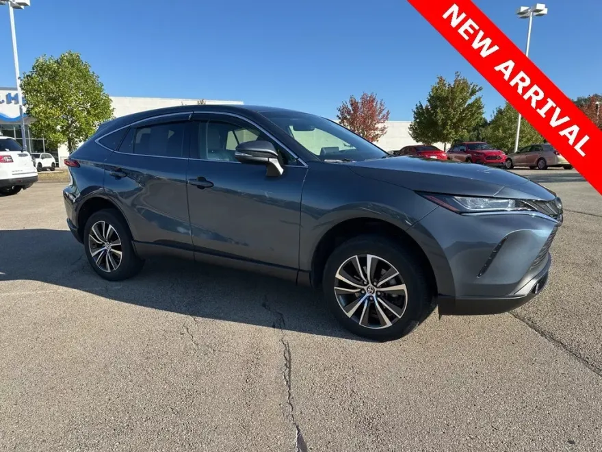 2022 Toyota Venza LE photo 1