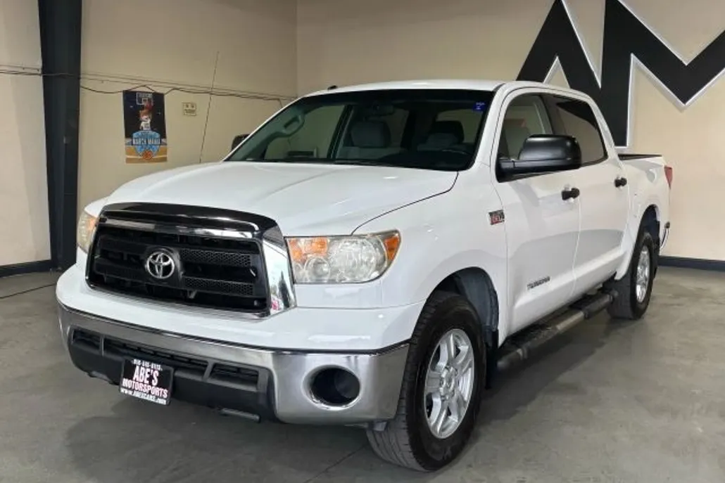 2011 Toyota Tundra CrewMax photo 1