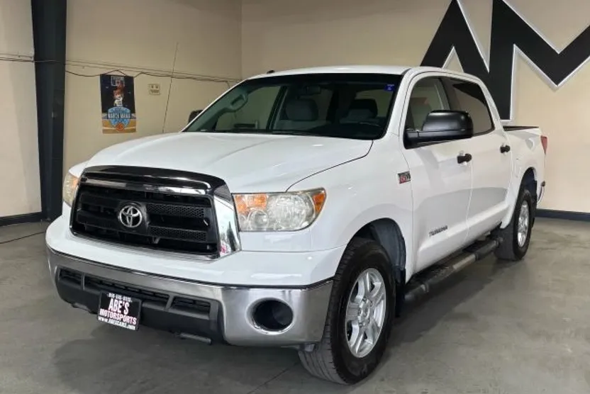 2011 Toyota Tundra CrewMax photo 1