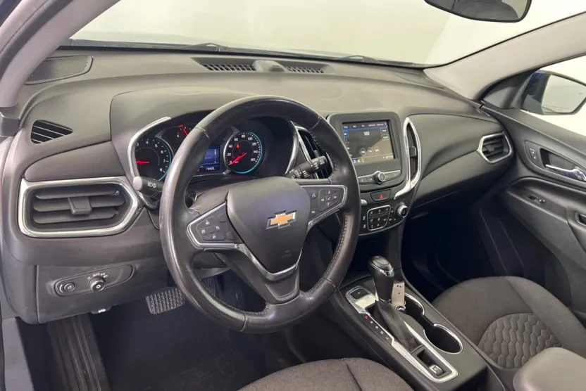 2019 Chevrolet Equinox LT photo 1