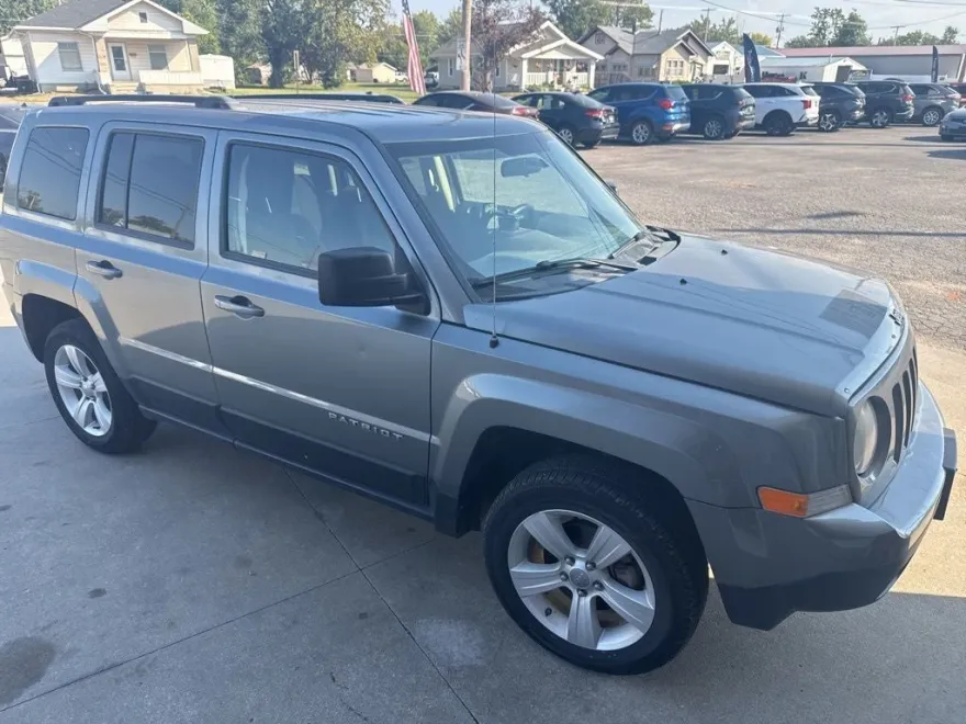 2013 Jeep Patriot Latitude photo 1