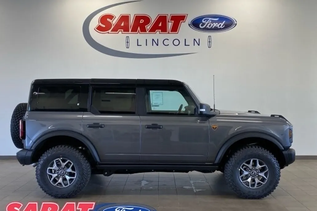 2025 Ford Bronco Badlands photo 1