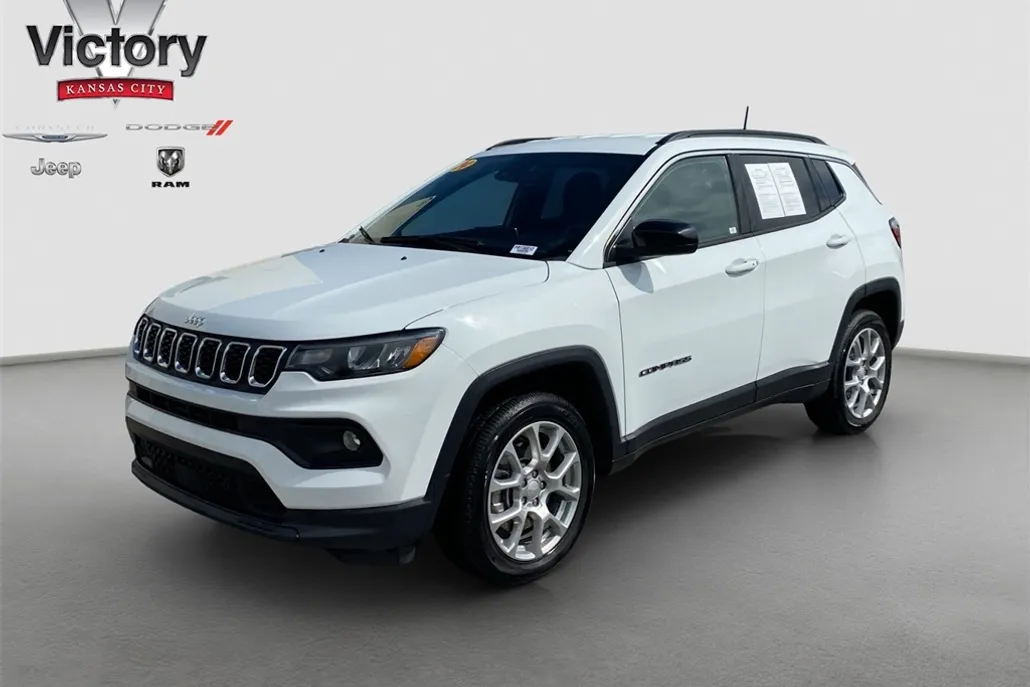 2024 Jeep Compass Latitude Lux photo 1