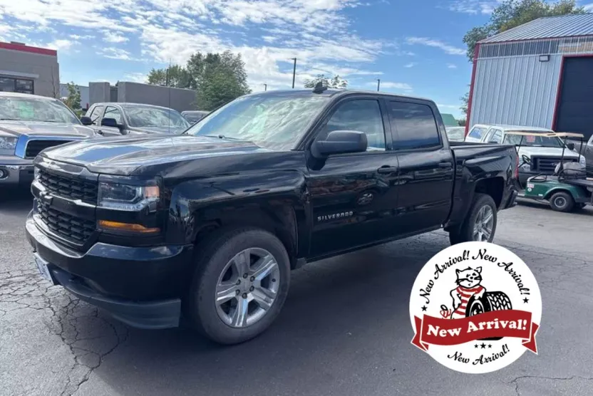 2018 Chevrolet Silverado 1500 Custom photo 1