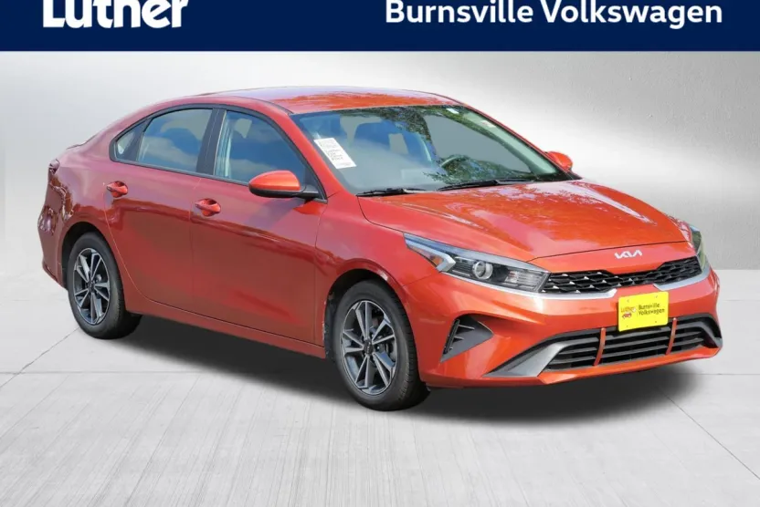 2023 Kia Forte LXS photo 1