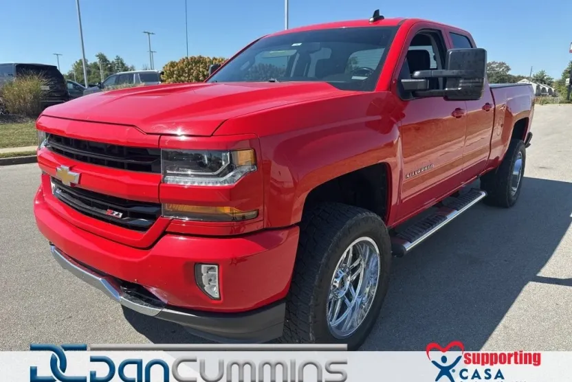 2018 Chevrolet Silverado 1500 LT photo 1