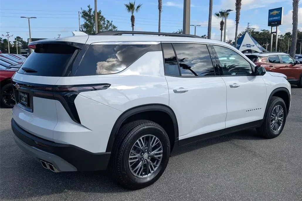 2026 Chevrolet Traverse photo 1