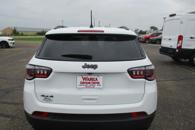 2025 Jeep Compass Latitude photo 1