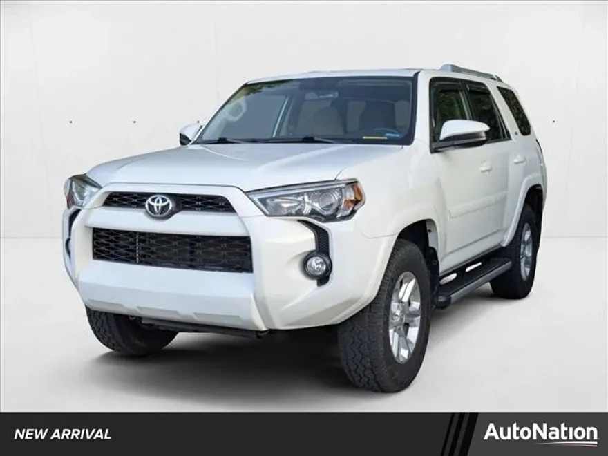 2016 Toyota 4Runner SR5 photo 1