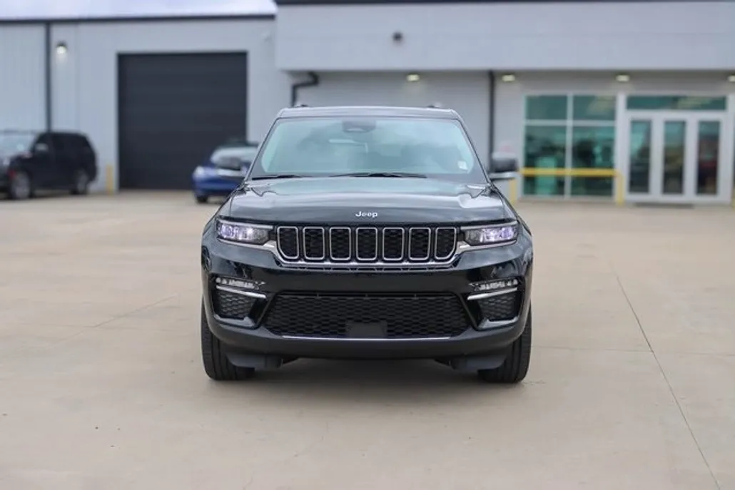 2024 Jeep Cherokee Base 4xe photo 1