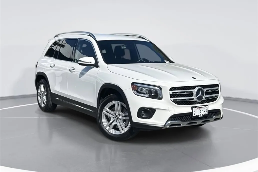 2023 Mercedes Benz GLB 250 photo 1