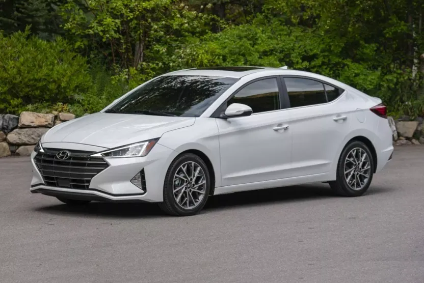 2020 Hyundai Elantra SEL photo 1