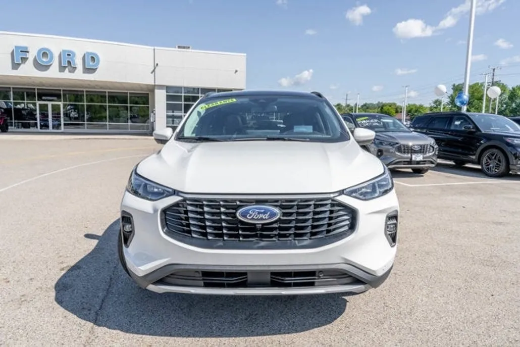2024 Ford Escape Plug-In Hybrid photo 1