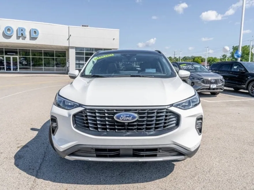 2024 Ford Escape Plug-In Hybrid photo 1