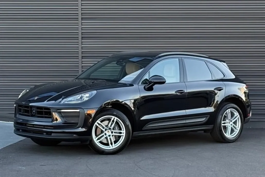 2025 Porsche Macan Base photo 1