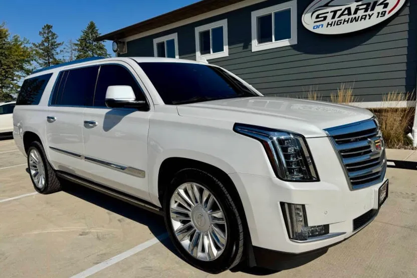 2016 Cadillac Escalade ESV Platinum photo 1