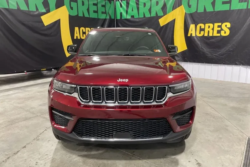 2025 Jeep Grand Cherokee Laredo photo 1