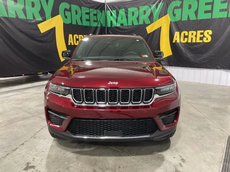 2025 Jeep Grand Cherokee Laredo photo 1