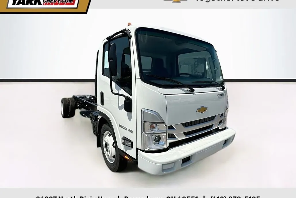 2025 Chevrolet Silverado photo 1
