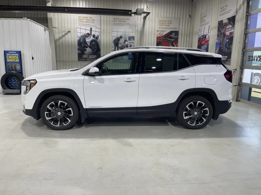 2024 Gmc Terrain SLT photo 1