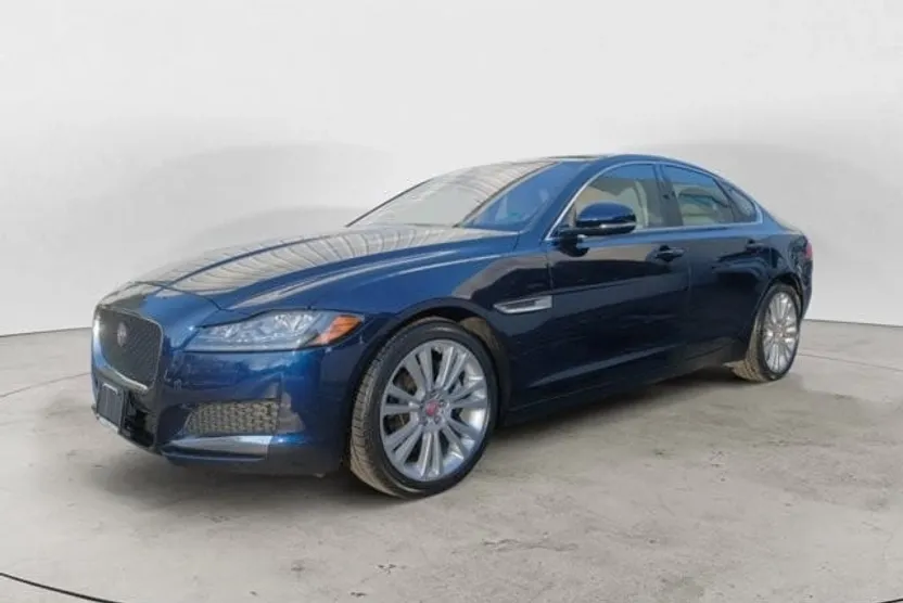 2020 Jaguar XF 25t Premium photo 1