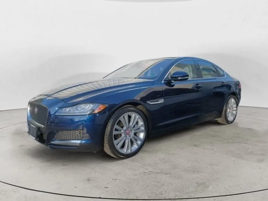 2020 Jaguar XF 25t Premium photo 1