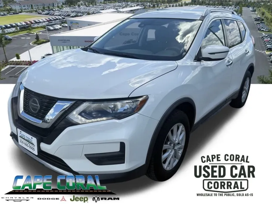 2020 Nissan Rogue SV photo 1