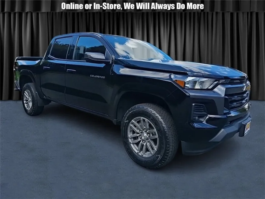 2023 Chevrolet Colorado LT photo 1