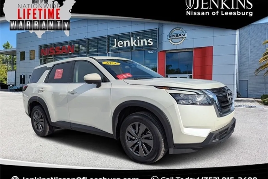 2024 Nissan Pathfinder SV photo 1