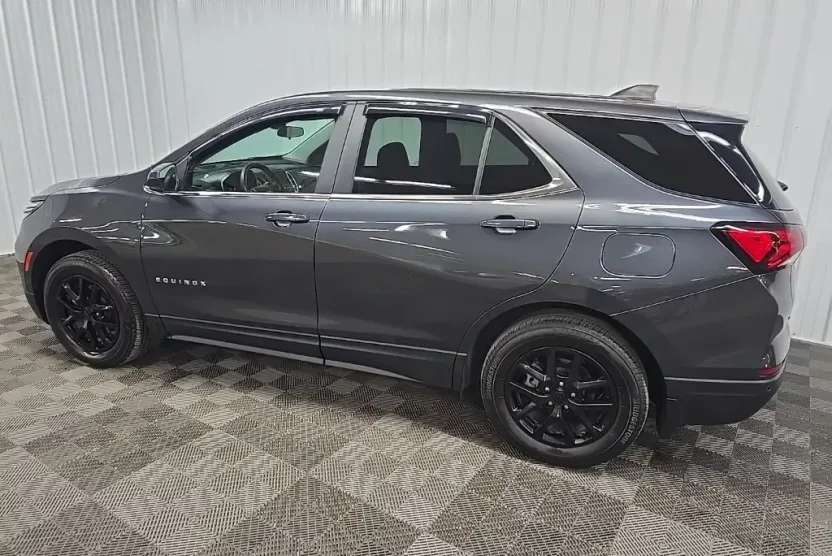2022 Chevrolet Equinox LT photo 1