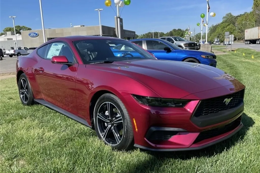 2025 Ford Mustang EcoBoost photo 1