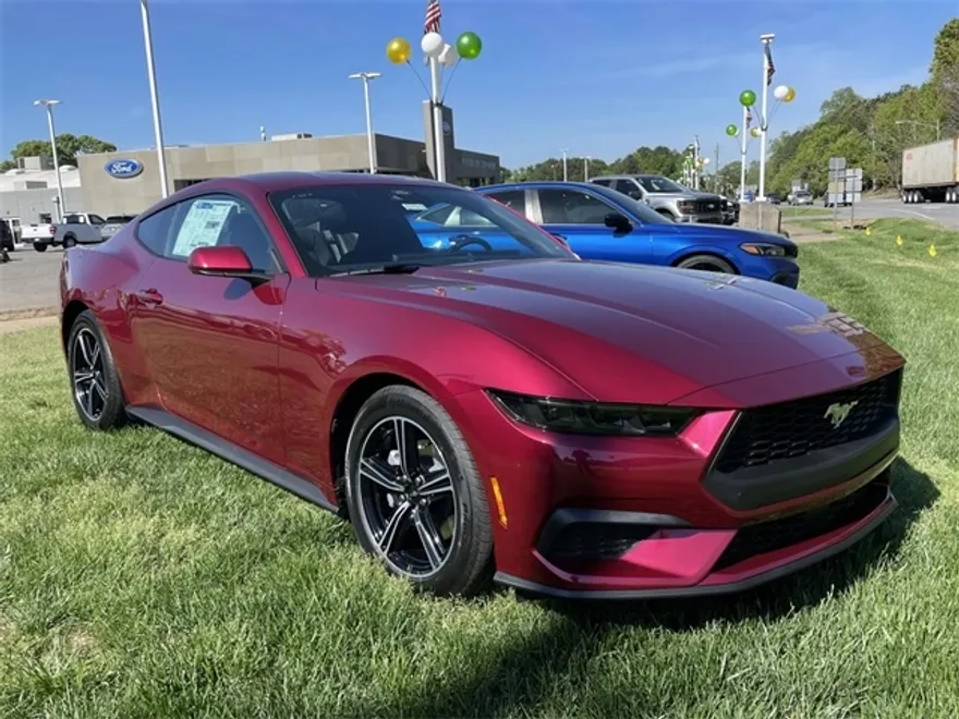 2025 Ford Mustang EcoBoost photo 1