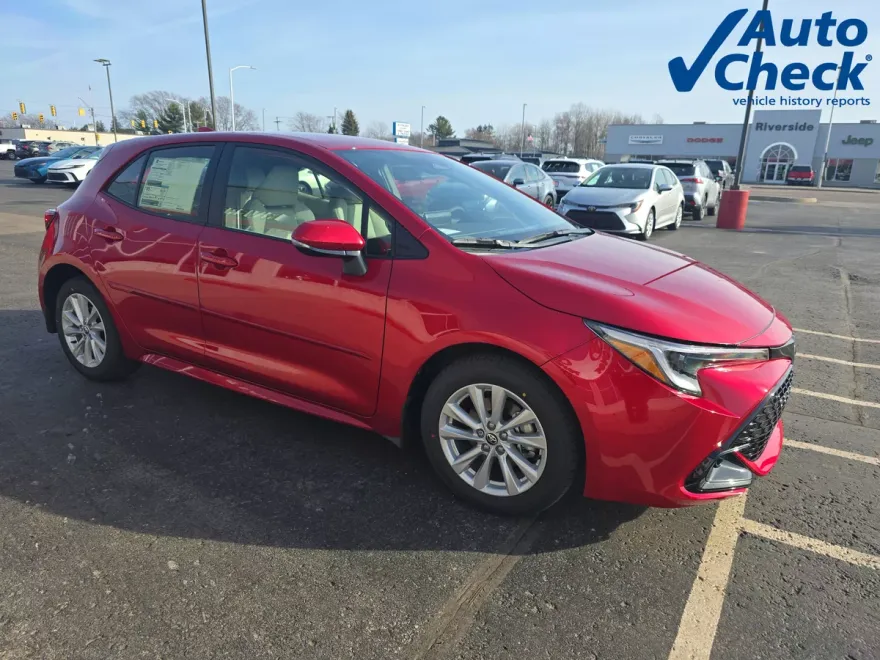 2025 Toyota Corolla SE photo 1