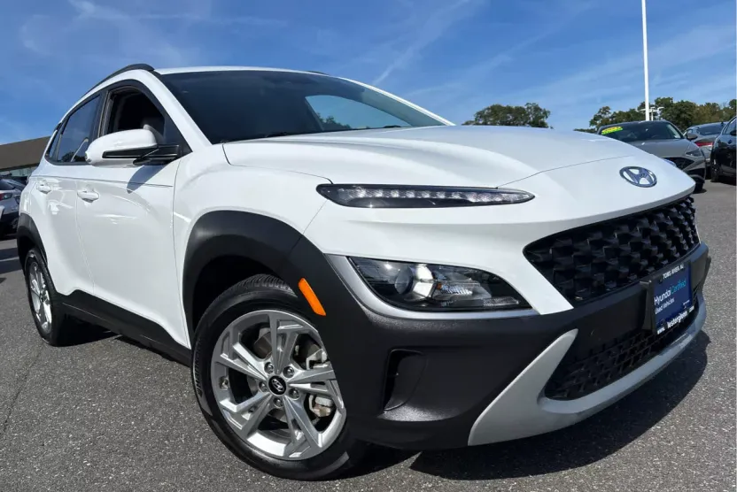 2023 Hyundai Kona SEL photo 1
