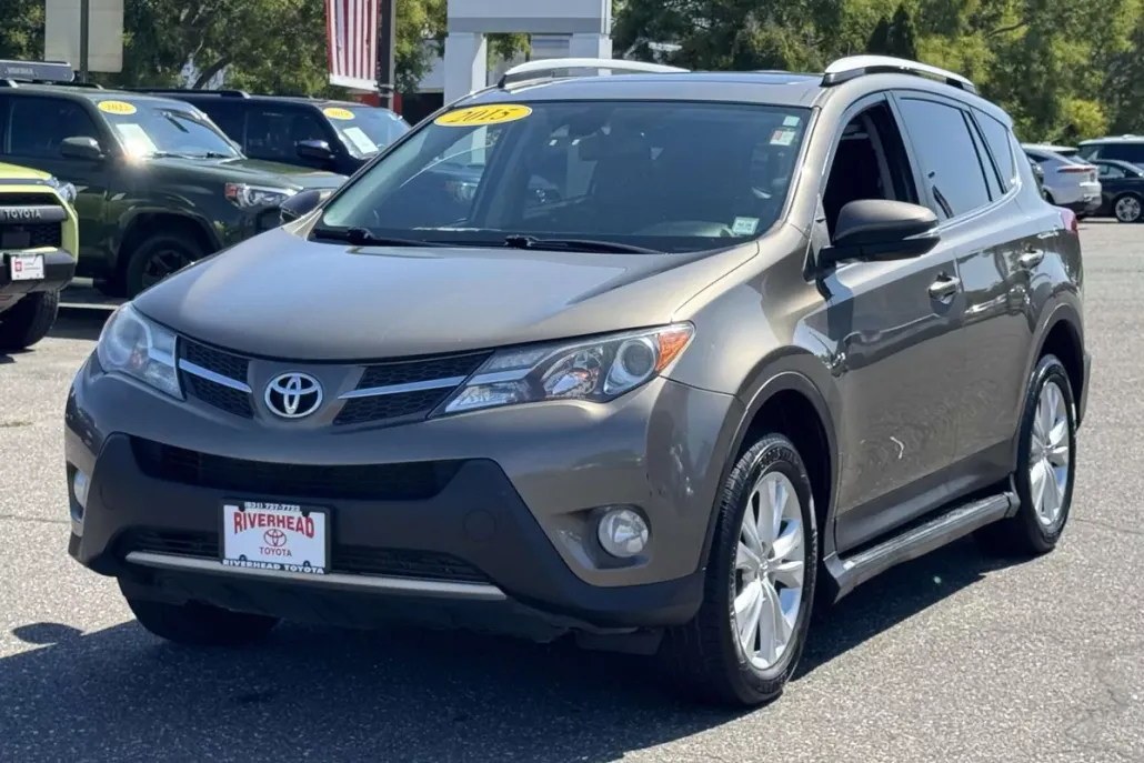 2015 Toyota RAV4 Limited photo 1