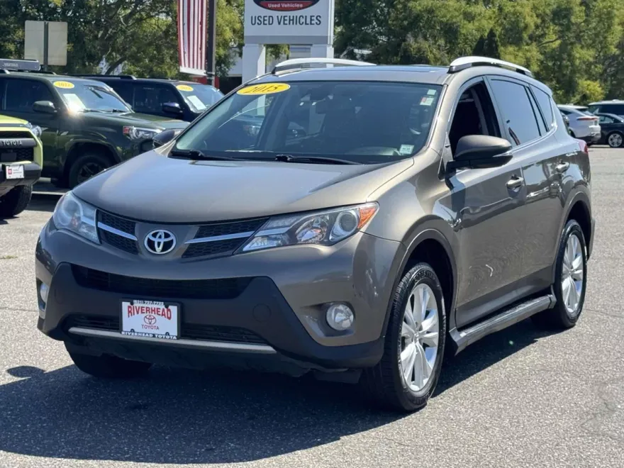 2015 Toyota RAV4 Limited photo 1
