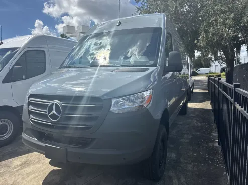 2026 Mercedes Benz Sprinter 2500 photo 4