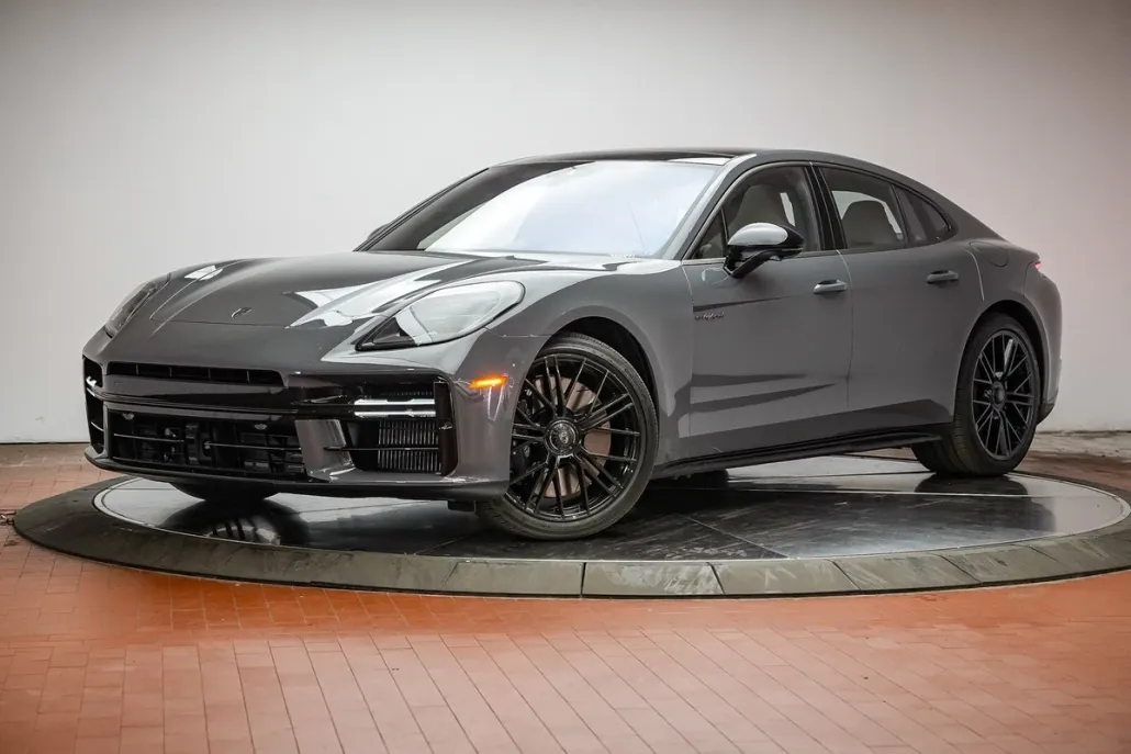 2025 Porsche Panamera E-Hybrid Turbo photo 1