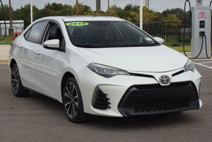 2018 Toyota Corolla XSE photo 1