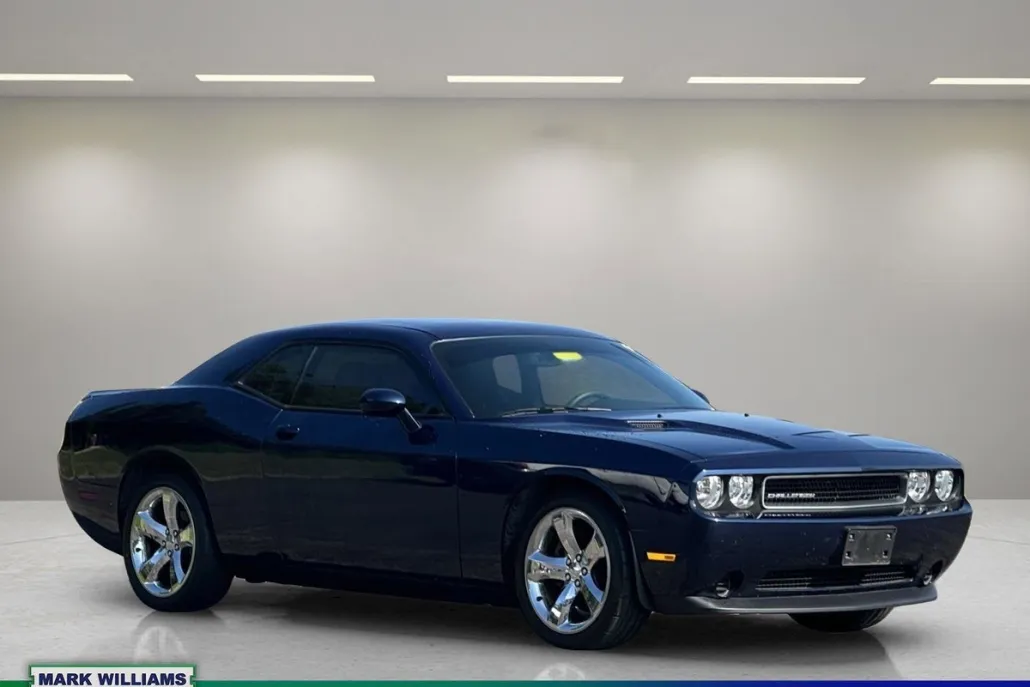 2014 Dodge Challenger SXT photo 1