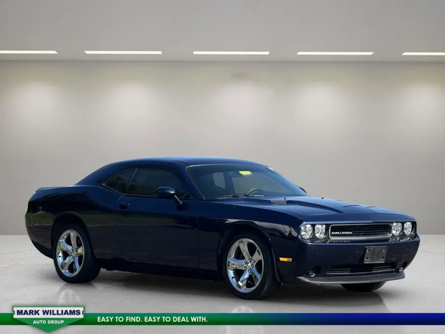 2014 Dodge Challenger SXT photo 1