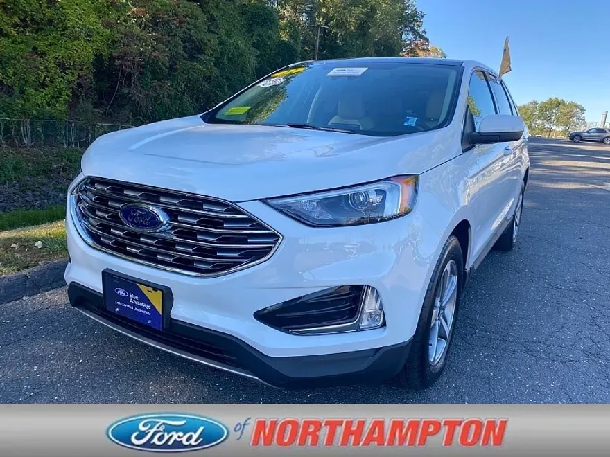 2022 Ford Edge SEL photo 1