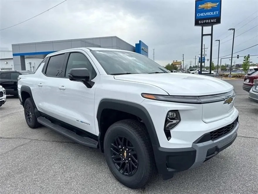 2025 Chevrolet Silverado EV LT photo 1