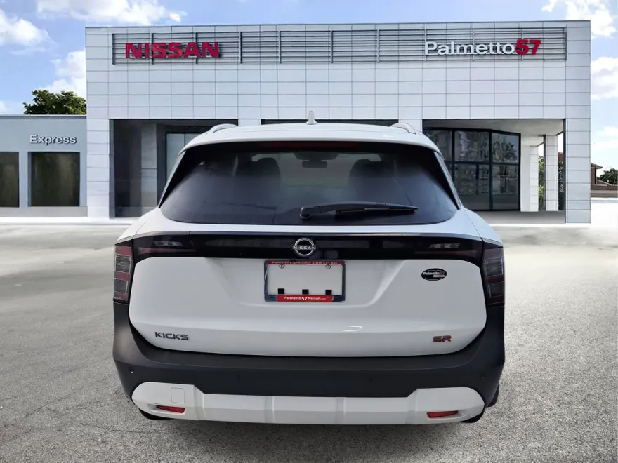 2025 Nissan Kicks SR photo 1