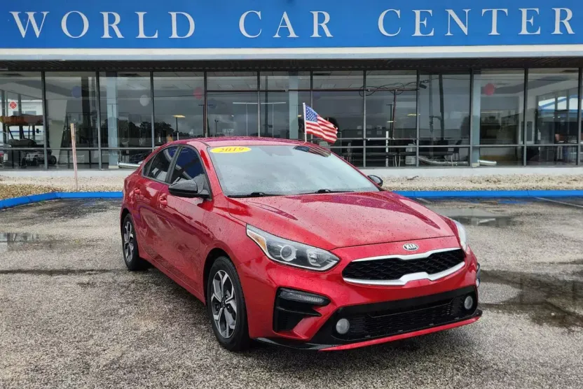 2019 Kia Forte FE LXS photo 1