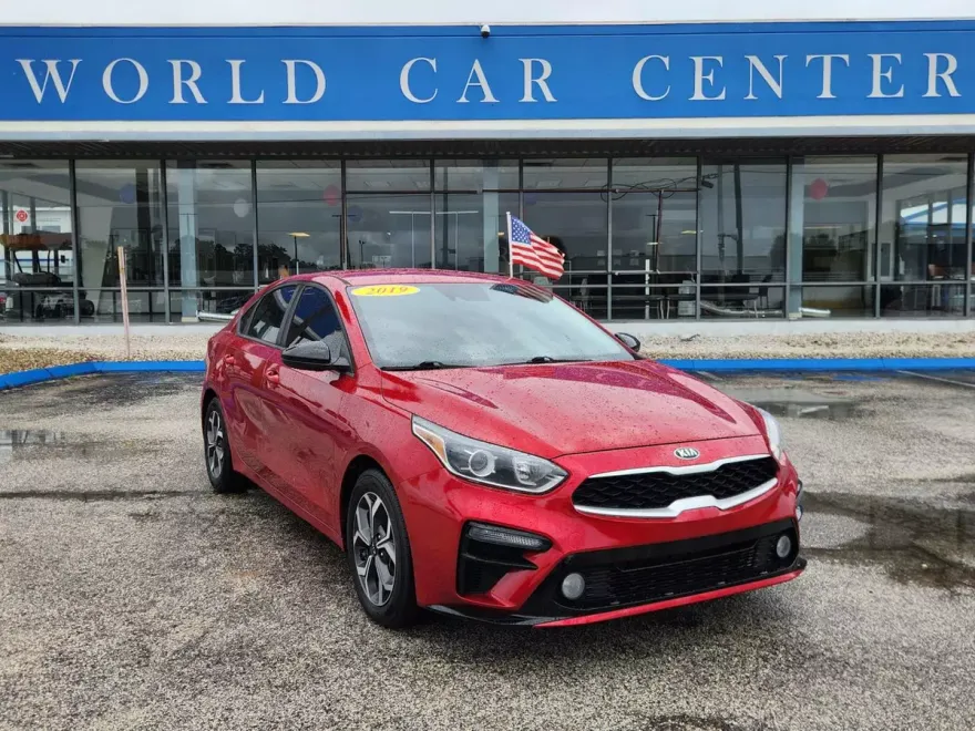2019 Kia Forte FE LXS photo 1