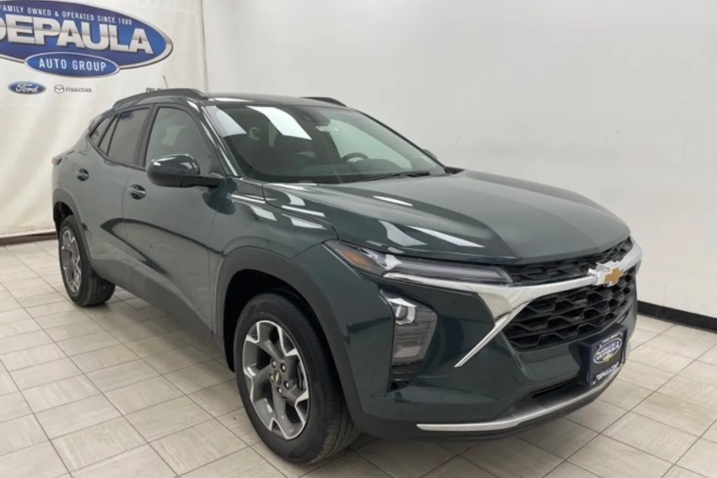 2026 Chevrolet Trax LT photo 1