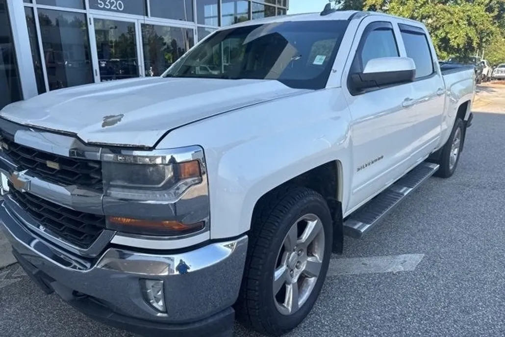 2016 Chevrolet Silverado 1500 LT photo 1